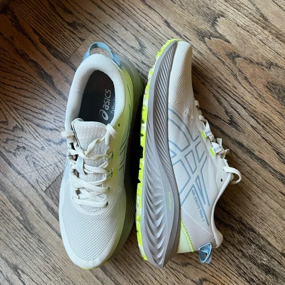 Asics Gel Excite Trail 3 running shoes. Size 8. - Picture 8 of 8